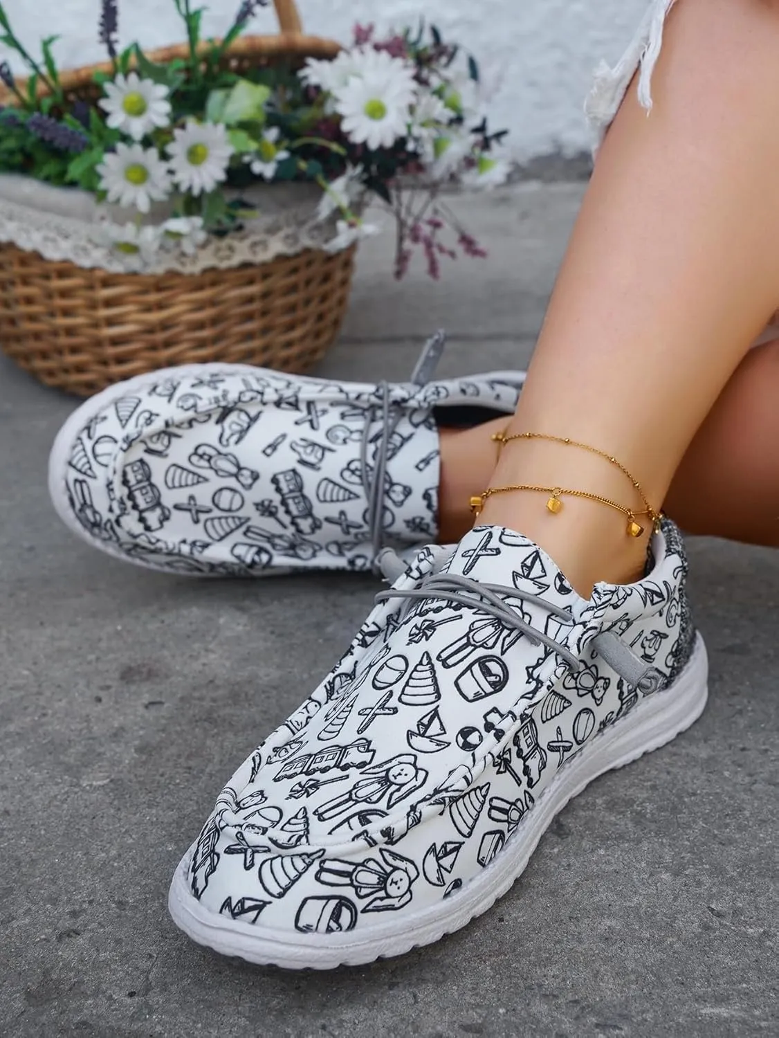 Sporty Girl's Lovely Toys Pattern Print Canvas Loafers Elastic Strips Closure Slip-on Sneakers Comfort Easy-Walk Lightweight Breathable Boat Shoes for Women/Men Adults/Teenagers, Couple Shoes, White